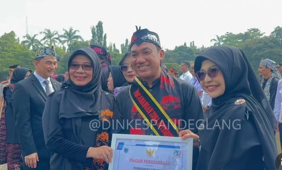 RAYAKAN HUT KE - 152, PANDEGLANG SUGUHKAN PARADE KEBUDAYAAN, PROFESI DAN APRESIASI PUSKESMAS BERPRESTASI