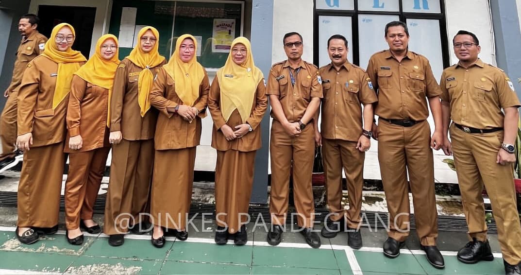 SERAH TERIMA JABATAN PEJABAT ADMINISTRATOR DI LINGKUP DINAS KESEHATAN KABUPATEN PANDEGLANG