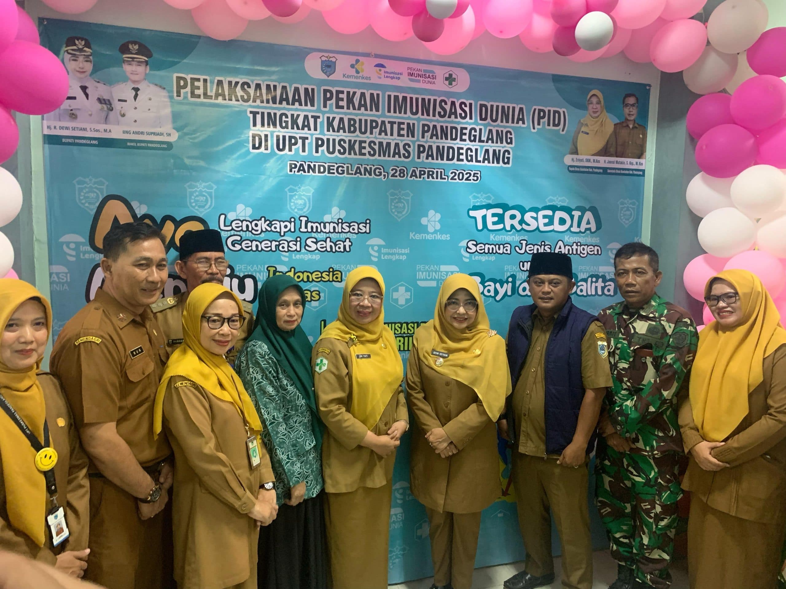 DUKUNG GENERASI SEHAT MENUJU INDONESIA EMAS,BUPATI PANDEGLANG DORONG SUKSESNYA PEKAN IMUNISASI DUNIA