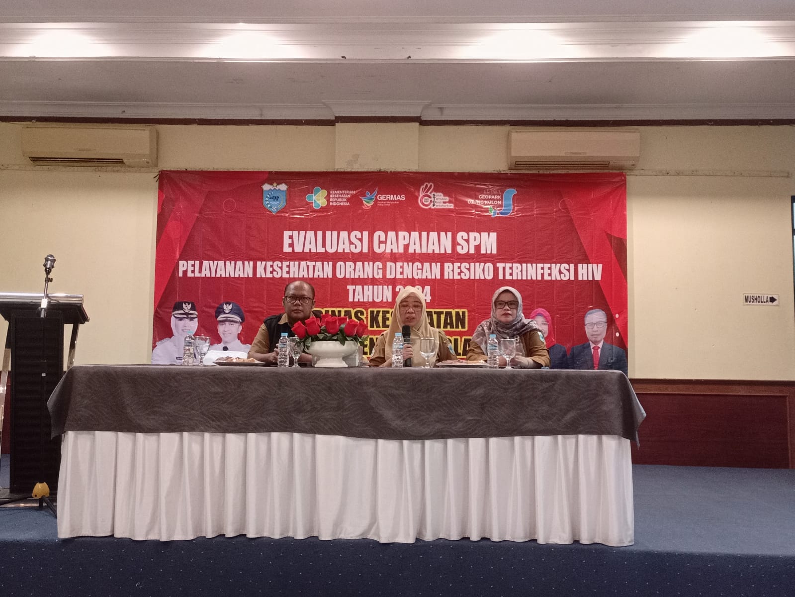 PERTEMUAN EVALUASI CAPAIAN SPM PELAYANAN KESEHATAN ORANG DENGAN RESIKO TERINFEKSI HIV TAHUN 2024 PERTEMUAN EVALUASI CAPAIAN SPM PELAYANAN KESEHATAN ORANG DENGAN RESIKO TERINFEKSI HIV TAHUN 2024